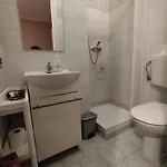 Easyroom Pensión Schio