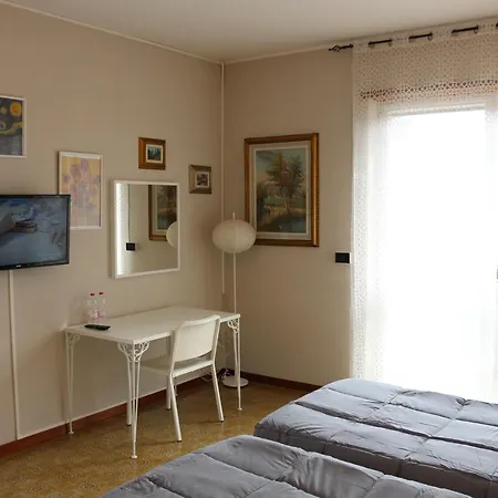 Easyroom בית הארחה סקיו