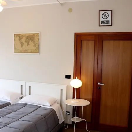 Easyroom בית הארחה סקיו