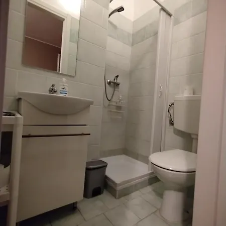 Easyroom Πανσιόν