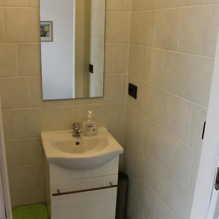 Easyroom Πανσιόν